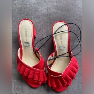 New Liz Claiborne red heels! Great to add to any outfit to dress!